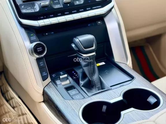 Toyota Land Cruiser V6 3.5L TURBO 2023 - Xe màu trắng nội thất kem