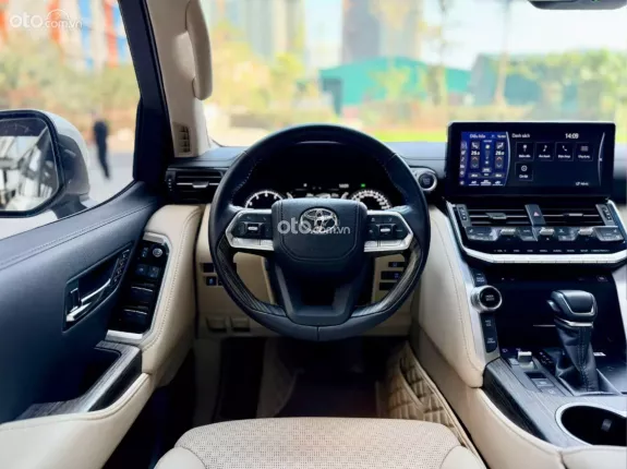 Toyota Land Cruiser V6 3.5L TURBO 2023 - Xe màu trắng nội thất kem