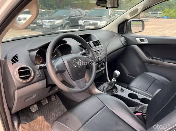 Mazda BT-50 Standard 4x4 2.2 MT 2016 - Mazda BT-50 Standard 4x4 2.2 MT 2016