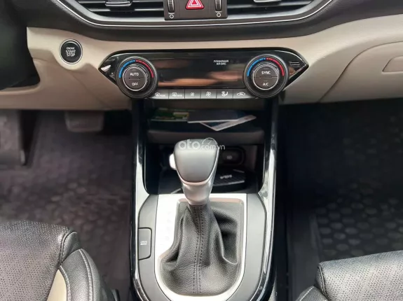 Kia K3 1.6 Luxury 2022 - Xe đẹp bảo dưỡng full hãng