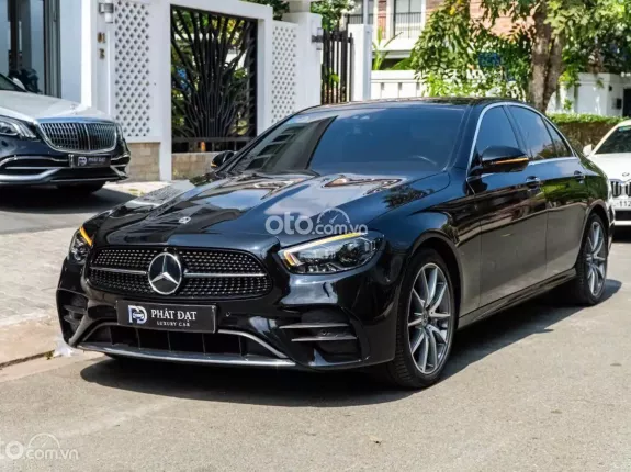 Mercedes-Benz E300 AMG 2021 - Option hiện đại, động cơ mạnh mẽ