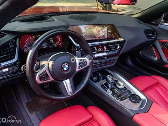 BMW Z4 sDrive30i 2021 - Convertible sang trọng với nội thất đỏ nổi bật