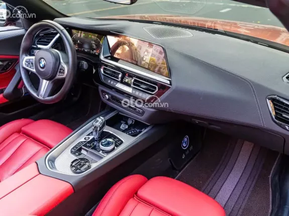 BMW Z4 sDrive30i 2021 - Convertible sang trọng với nội thất đỏ nổi bật
