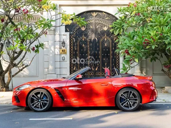 BMW Z4 sDrive30i 2021 - Convertible sang trọng với nội thất đỏ nổi bật