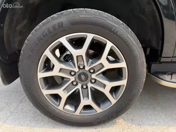 Ford Everest Titanium 2.0 AT 4x2 2024 - Tư nhân 1 chủ