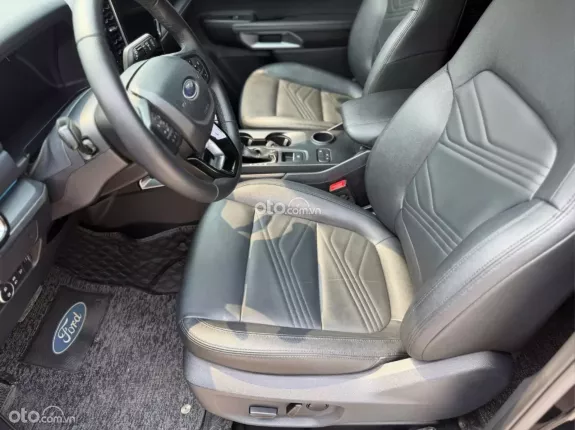 Ford Everest Titanium 2.0 AT 4x2 2024 - Tư nhân 1 chủ