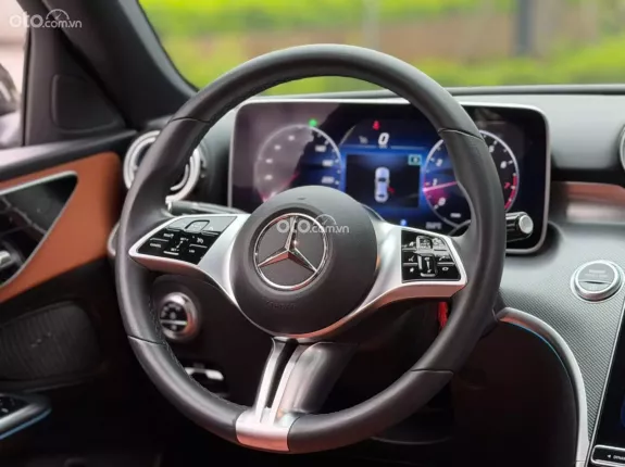 Mercedes-Benz C200 Avantgarde 2023 - Xe siêu lướt 8000km, giá tốt giao ngay