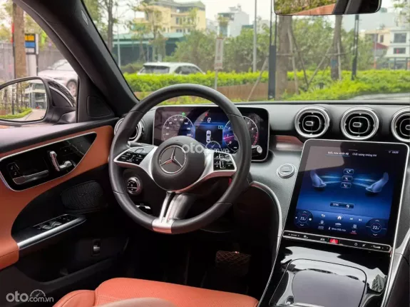 Mercedes-Benz C200 Avantgarde 2023 - Xe siêu lướt 8000km, giá tốt giao ngay