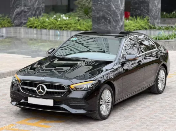 Mercedes-Benz C200 Avantgarde 2023 - Xe siêu lướt 8000km, giá tốt giao ngay