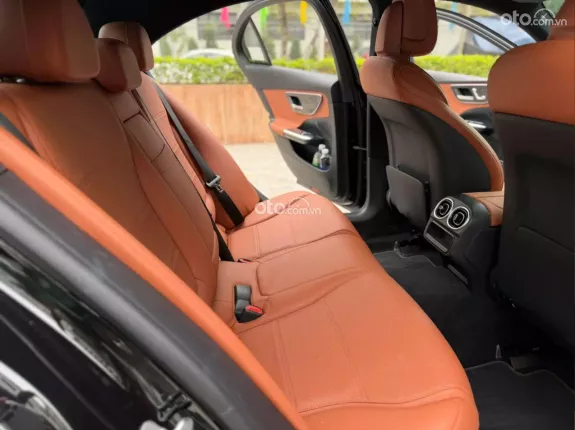 Mercedes-Benz C200 Avantgarde 2023 - Xe siêu lướt 8000km, giá tốt giao ngay