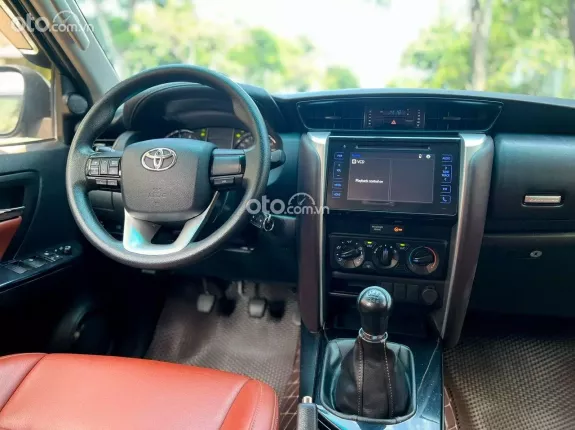 Toyota Fortuner 2.4 MT 4x2 2020 - MÀU RUBY NÂU LIMITED