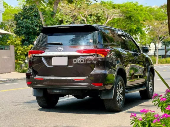 Toyota Fortuner 2.4 MT 4x2 2020 - MÀU RUBY NÂU LIMITED
