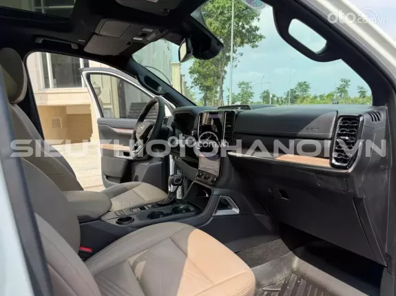 Ford Everest Titanium 2.0 AT 4x2 2023 - Xe zin nguyên bản theo hãng