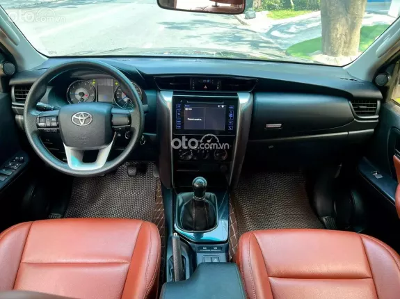 Toyota Fortuner 2.4 MT 4x2 2020 - MÀU RUBY NÂU LIMITED