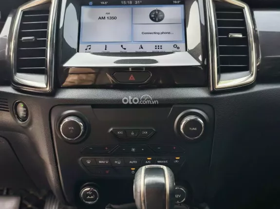 Ford Everest 2.0L ST5 10AT 4x4 Titanium 2019 - Salon xin được chào bán chiếc xe