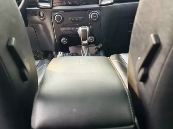 Ford Everest 2.0L ST5 10AT 4x4 Titanium 2019 - Salon xin được chào bán chiếc xe