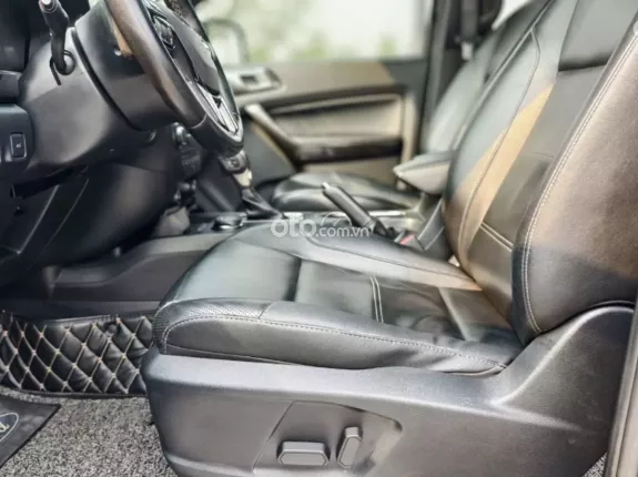 Ford Everest 2.0L ST5 10AT 4x4 Titanium 2019 - Salon xin được chào bán chiếc xe