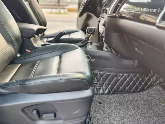 Ford Everest 2.0L ST5 10AT 4x4 Titanium 2019 - Salon xin được chào bán chiếc xe