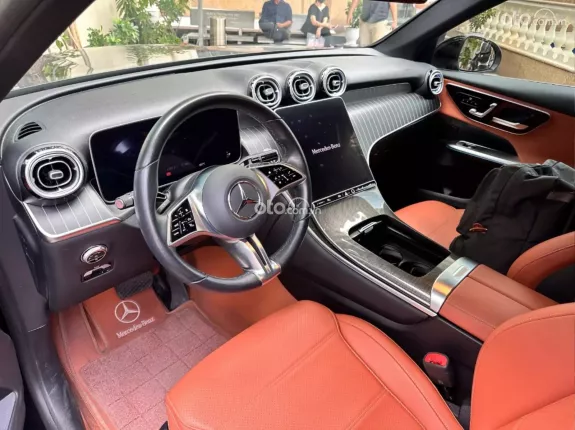 Mercedes-Benz GLC 200 4Matic 2023 - Tiết kiệm ngay 600tr, bank 70%