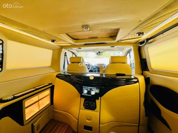 Ford Tourneo Titanium 2021 - FORD TOURNEO LIMOUSINE 2021 TRANG BỊ GÓI CAO CẤP NHẤT