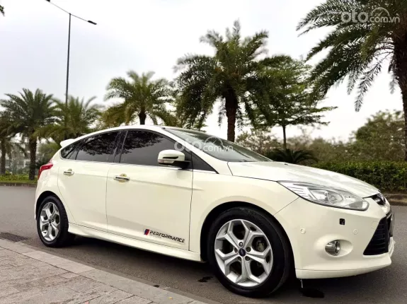 Ford Focus S 2.0AT 2014 - Xe màu trắng cực đẹp