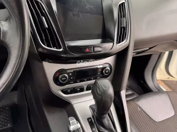 Ford Focus S 2.0AT 2014 - Xe màu trắng cực đẹp