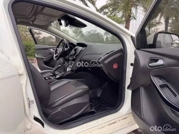 Ford Focus S 2.0AT 2014 - Xe màu trắng cực đẹp
