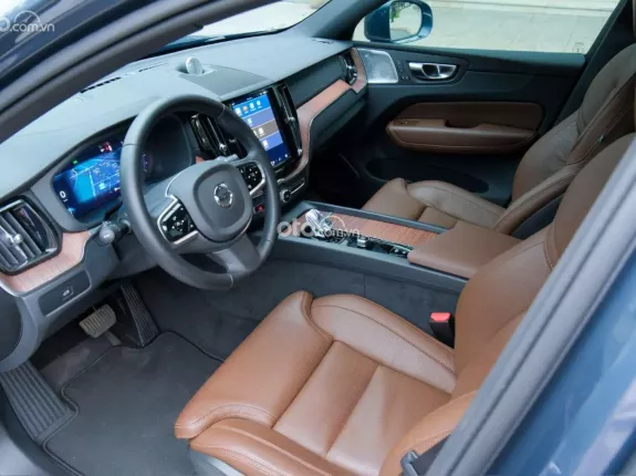 Volvo XC60 B6 Ultimate Bright 2023 - Động cơ mới Hybrid - Bản Đủ