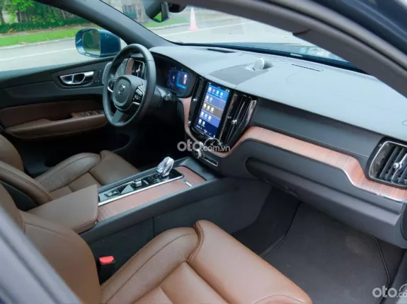 Volvo XC60 B6 Ultimate Bright 2023 - Động cơ mới Hybrid - Bản Đủ