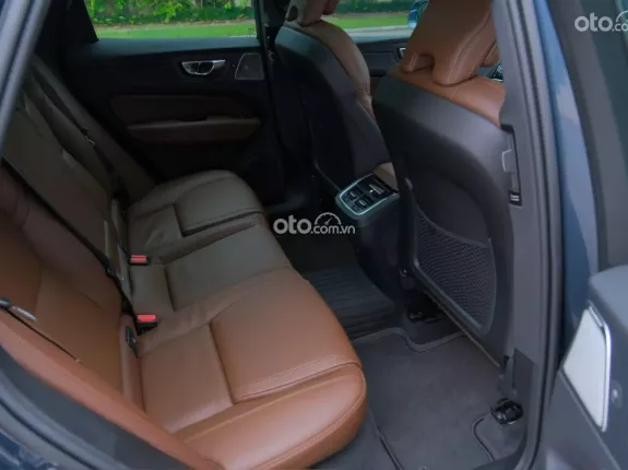 Volvo XC60 B6 Ultimate Bright 2023 - Động cơ mới Hybrid - Bản Đủ