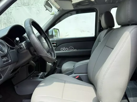 Ford Everest 2.5 MT 2014 - Ford Everest 2.5 MT 2014