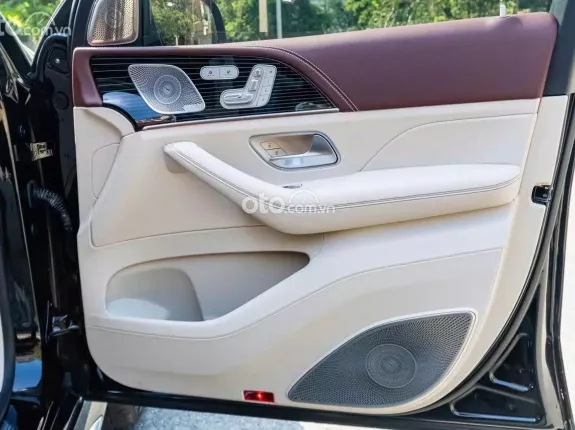 Mercedes-Benz GLS 450 4Matic 2022 - Xe nội thất nâu phối kem, liên hệ em xem xe