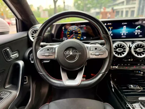 Mercedes-Benz A35 4MATIC 2020 - Nội thất đen sang trọng, giá tốt liên hệ em