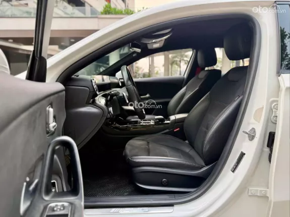 Mercedes-Benz A35 4MATIC 2020 - Nội thất đen sang trọng, giá tốt liên hệ em