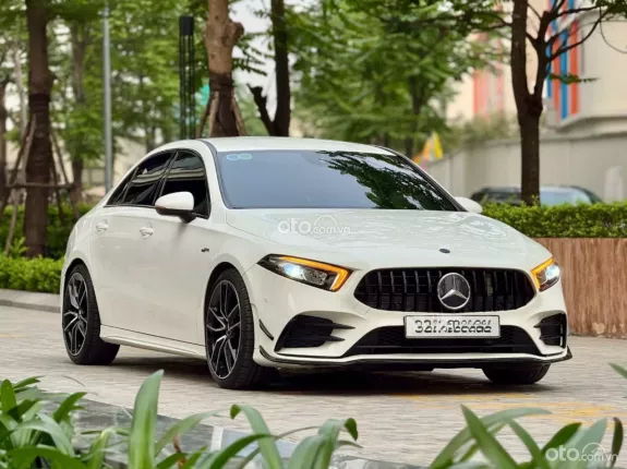 Mercedes-Benz A35 4MATIC 2020 - Nội thất đen sang trọng, giá tốt liên hệ em