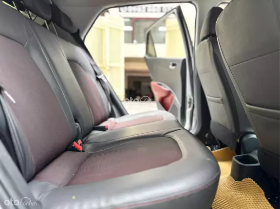 Hyundai Grand i10 Hatchback 1.2 AT 2018 - Nhỏ Gọn