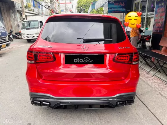Mercedes-Benz GLC 200 4Matic 2020 - SUV cao cấp màu đỏ nội thất kem 2020
