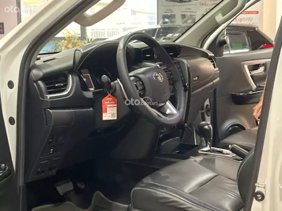 Toyota Fortuner 2.8 AT 4x4 Legender 2021 - Hỗ trợ mọi thủ tục, giá tốt tại hãng