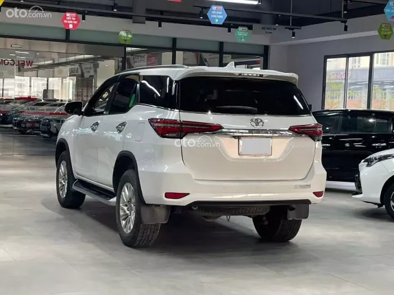 Toyota Fortuner 2.8 AT 4x4 Legender 2021 - Hỗ trợ mọi thủ tục, giá tốt tại hãng