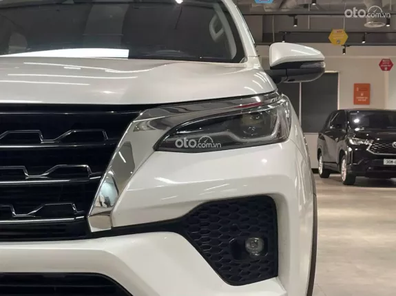 Toyota Fortuner 2.8 AT 4x4 Legender 2021 - Hỗ trợ mọi thủ tục, giá tốt tại hãng