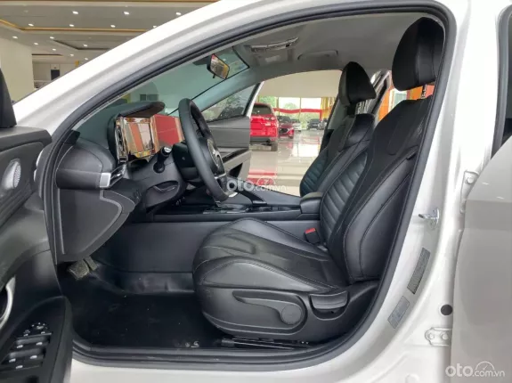 Hyundai Elantra 1.6 AT Đặc biệt 2024 - Lướt 1 chủ, đẹp xuất sắc!