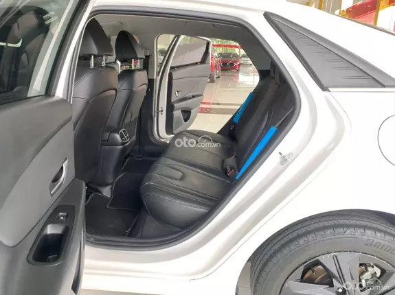 Hyundai Elantra 1.6 AT Đặc biệt 2024 - Lướt 1 chủ, đẹp xuất sắc!
