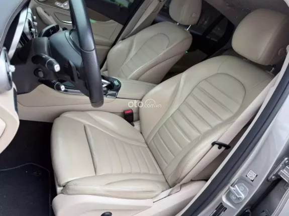 Mercedes-Benz GLC 300 4Matic Coupe 2019 - Xe sang trọng với thiết kế nổi bật