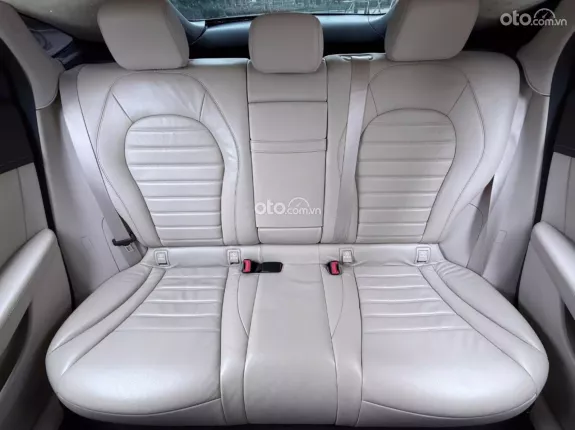 Mercedes-Benz GLC 300 4Matic Coupe 2019 - Xe sang trọng với thiết kế nổi bật