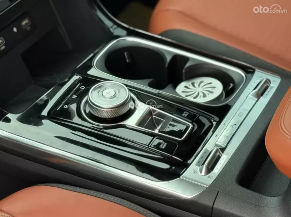 Kia Carnival 2.2D Signature 2023 - Xe lướt chất lượng như mới, giá tốt