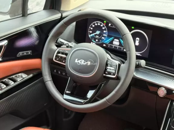 Kia Carnival 2.2D Signature 2023 - Xe lướt chất lượng như mới, giá tốt