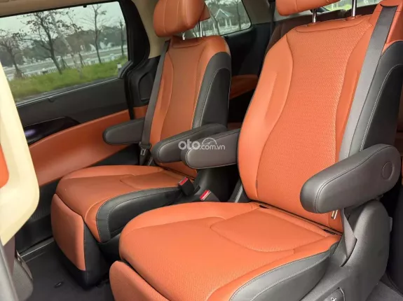 Kia Carnival 2.2D Signature 2023 - Xe lướt chất lượng như mới, giá tốt