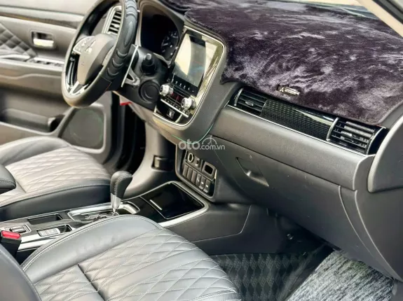 Mitsubishi Outlander 2.0 CVT Premium 2022 - HỖ TRỢ SANG TÊN- TRẢ GÓP 60%