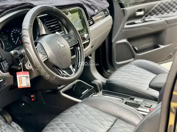 Mitsubishi Outlander 2.0 CVT Premium 2022 - HỖ TRỢ SANG TÊN- TRẢ GÓP 60%