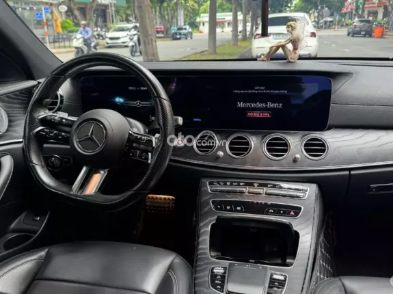 Mercedes-Benz E300 AMG 2020 - Xe đăng ký tháng 6/2020